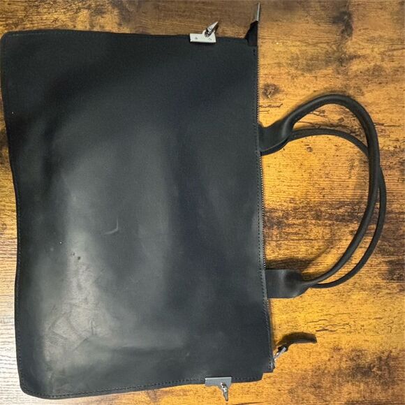 Womans Black Leather Laptop Bag - Picture 3 of 4